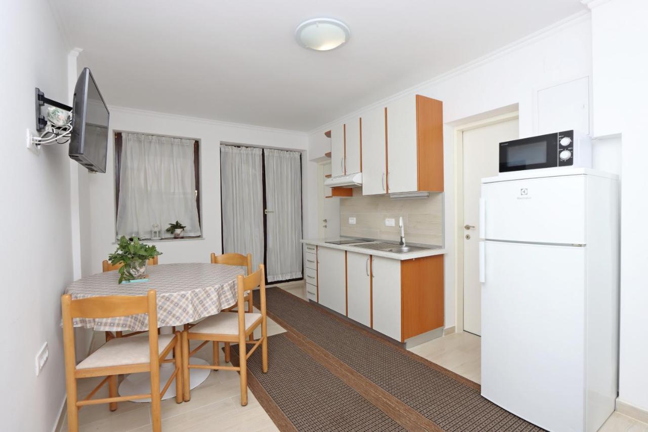 Apartments With A Parking Space Vantacici, Krk - 18476 Malinska Luaran gambar