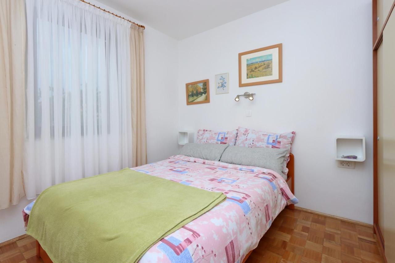 Apartments With A Parking Space Vantacici, Krk - 18476 Malinska Luaran gambar
